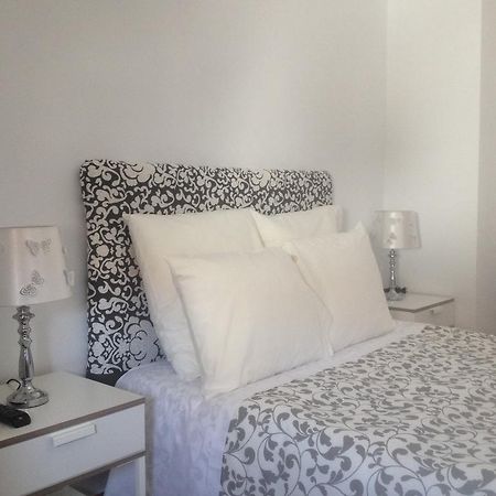 Hostal Montilla Sotogrande Torreguadiaro Extérieur photo