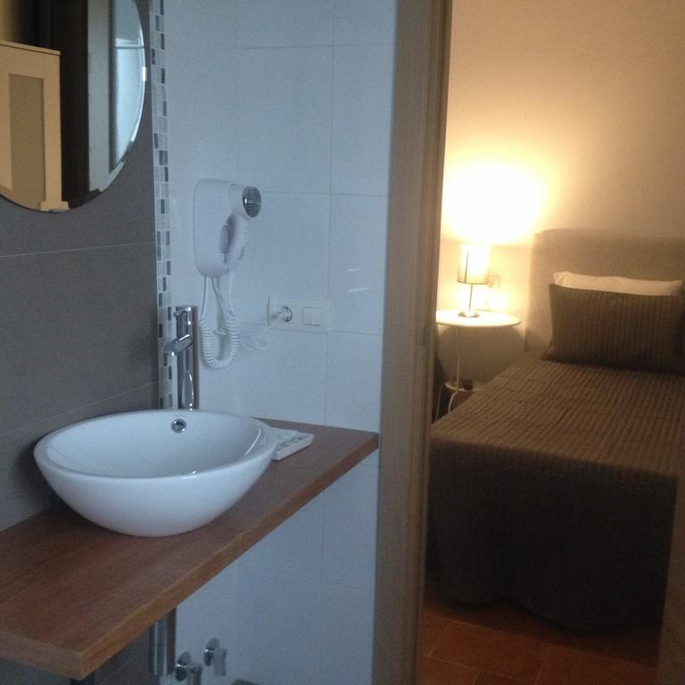 Hostal Montilla Sotogrande Torreguadiaro Extérieur photo