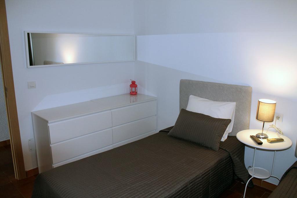 Hostal Montilla Sotogrande Torreguadiaro Extérieur photo