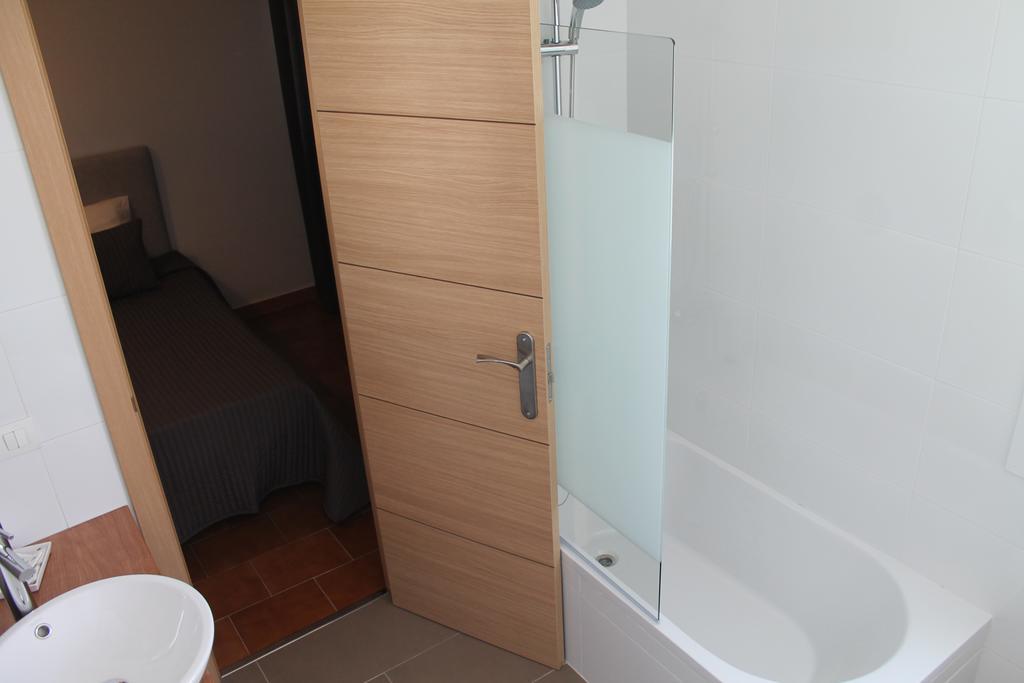 Hostal Montilla Sotogrande Torreguadiaro Extérieur photo